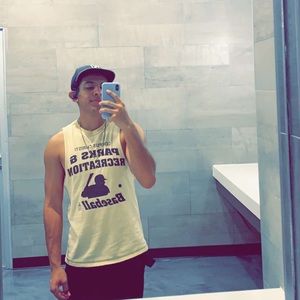 Meet your Posher, Victor